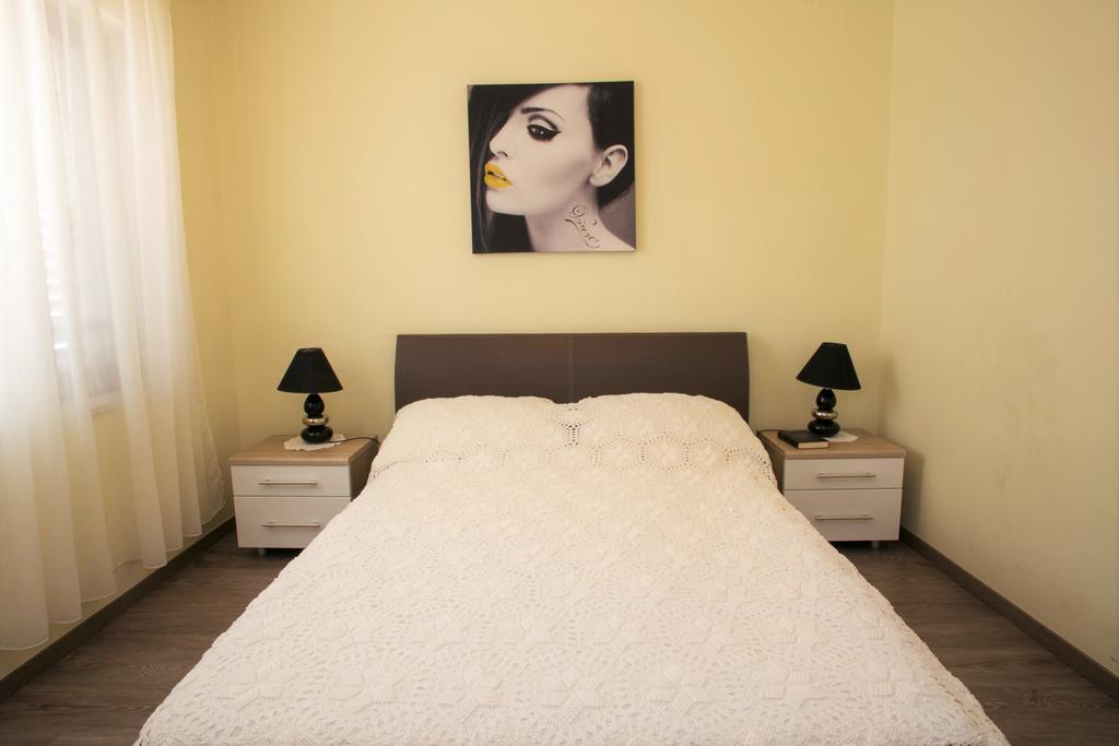 Apartments Tomulic Novalja Extérieur photo